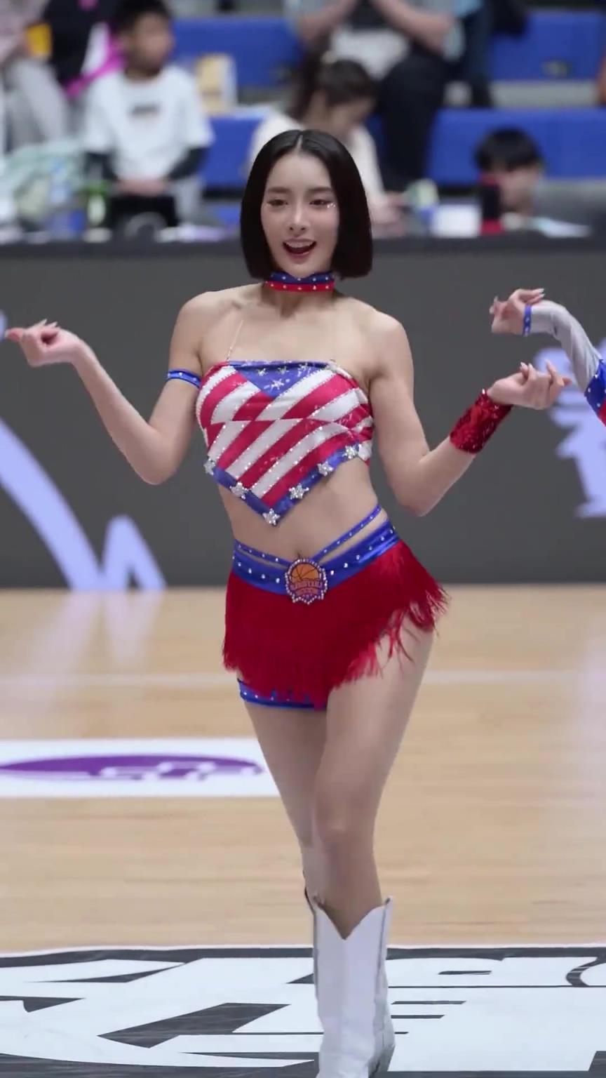 太離譜了 ！幾乎是完美女人！